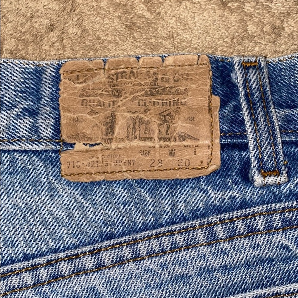 Levi’s vintage mid high waisted shorts - Picture 5 of 7